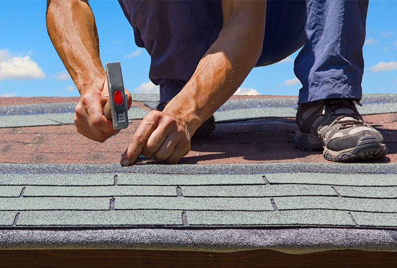 Pros and Cons of Asphalt Shingles in West Bloomfield MI