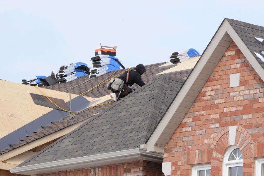 Common Signs Your Roofing in Plymouth Michigan May Need Replacing